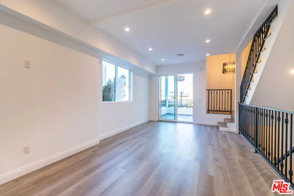 5323 Ben Avenue #1/2 Valley Village, CA 91607