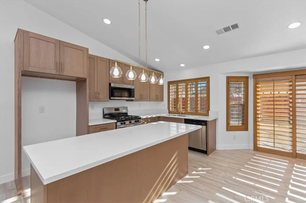 16800 Lake Victoria Moreno Valley, CA 92551