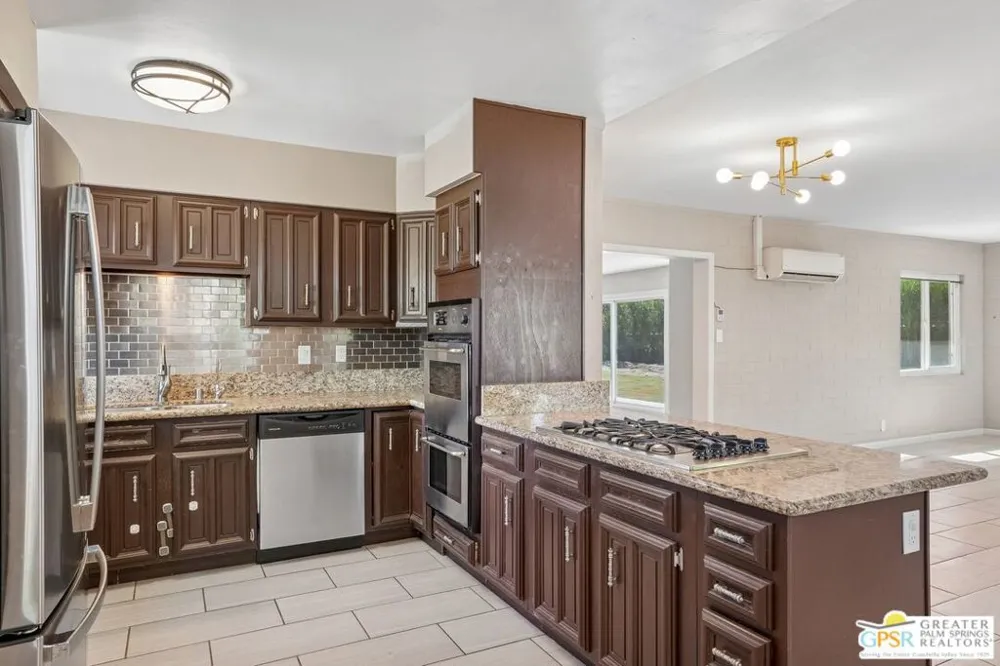 37767 Porter Drive Cathedral City, CA 92234