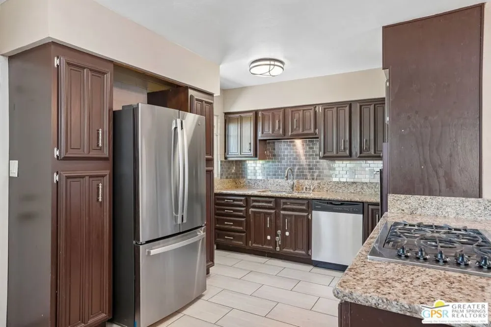37767 Porter Drive Cathedral City, CA 92234