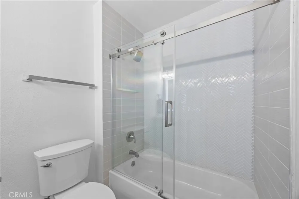 3080 Oakcreek Chino Hills, CA 91709