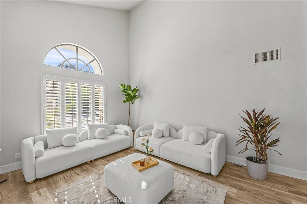 3080 Oakcreek Chino Hills, CA 91709