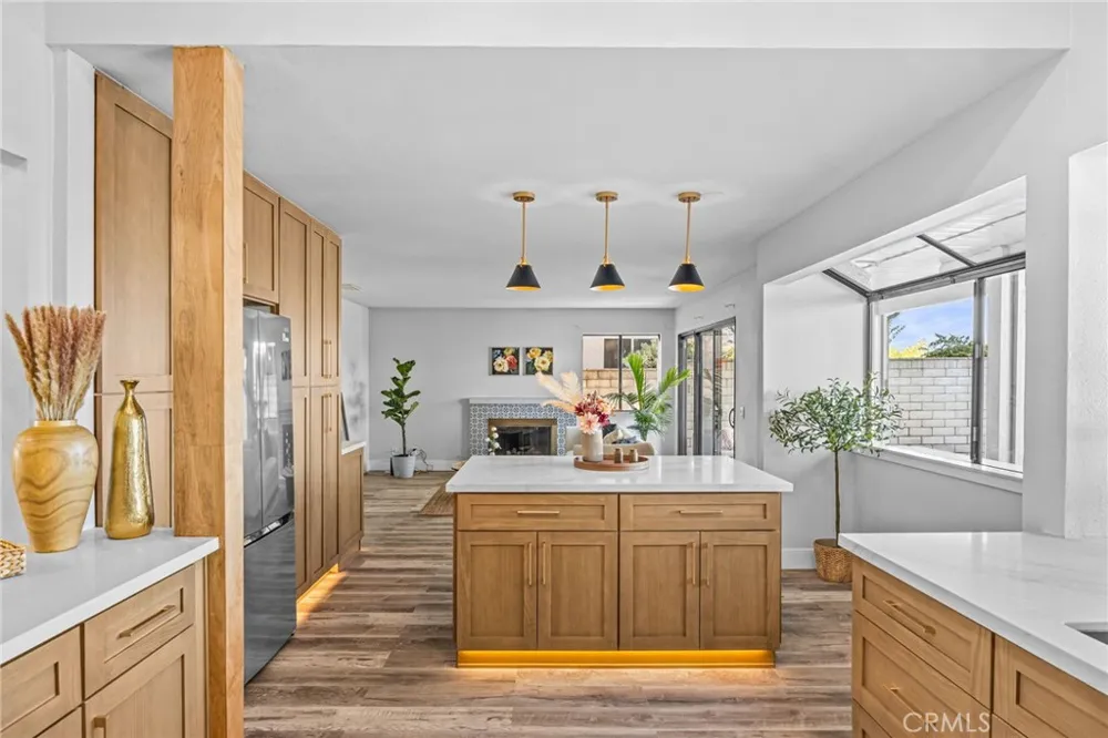 3080 Oakcreek Chino Hills, CA 91709