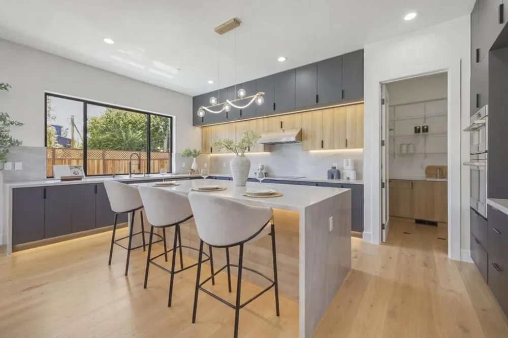 1691 S Springer Road Mountain View, CA 94040