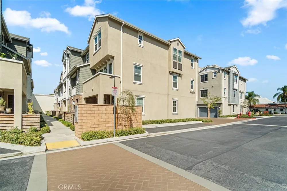 16426 Whittier #3 Whittier, CA 90603