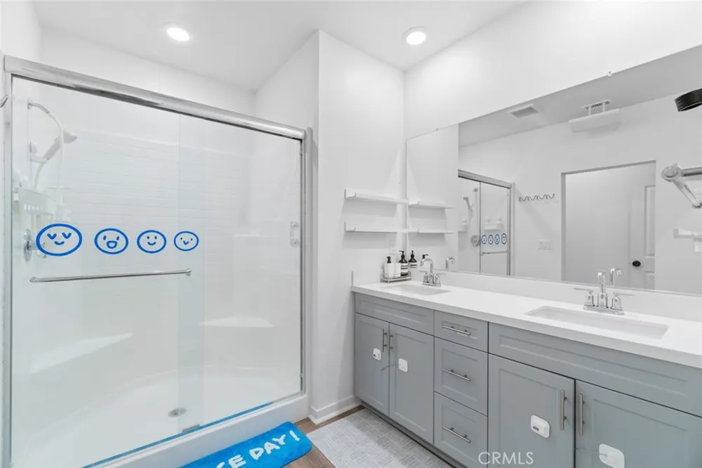 16426 Whittier #3 Whittier, CA 90603