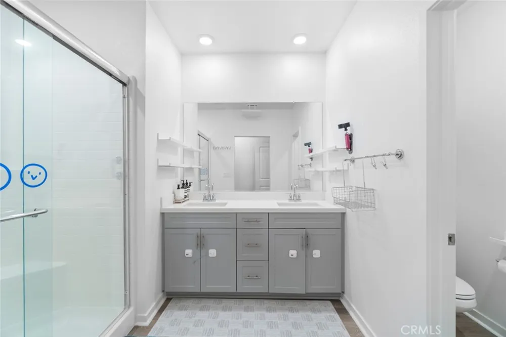16426 Whittier #3 Whittier, CA 90603