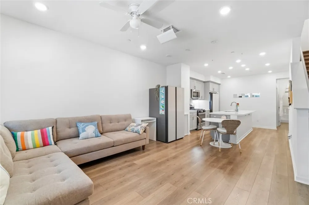 16426 Whittier #3 Whittier, CA 90603
