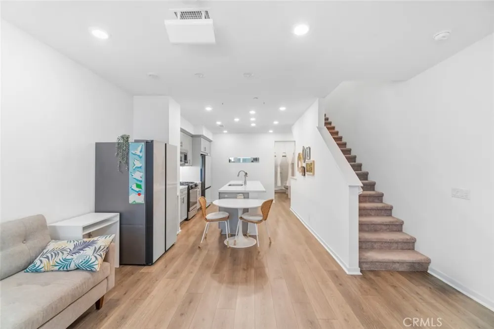16426 Whittier #3 Whittier, CA 90603