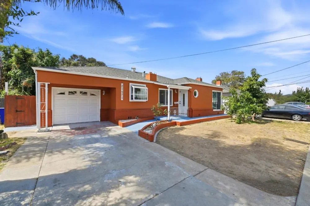 21471 Burr Way Hayward, CA 94541