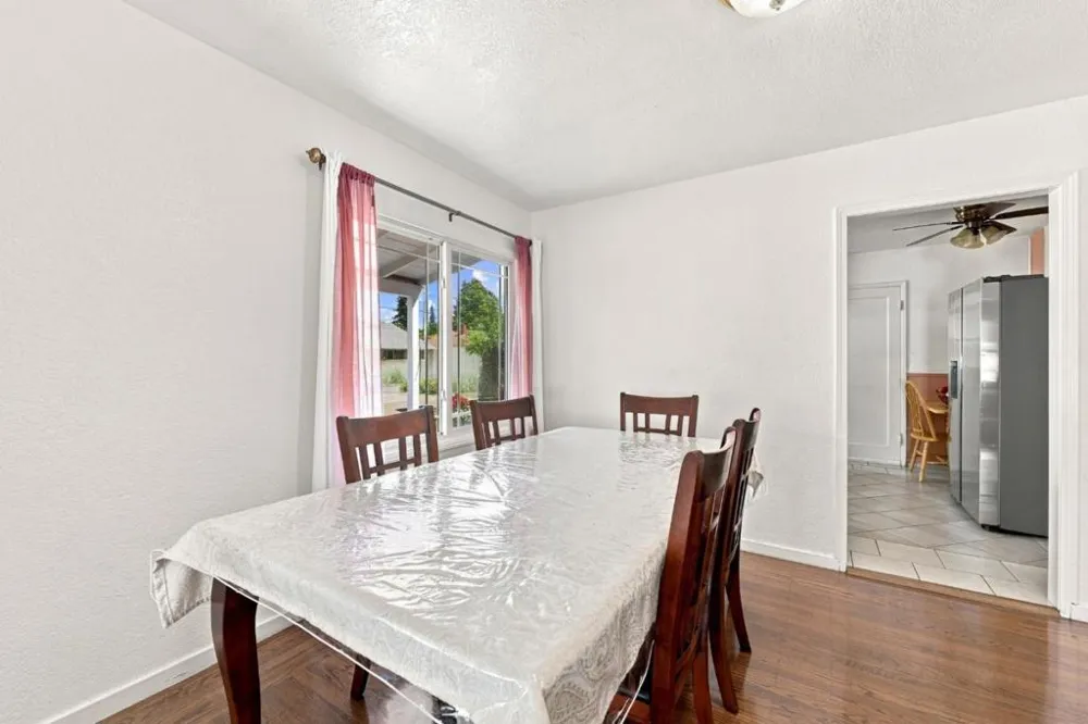 21471 Burr Way Hayward, CA 94541