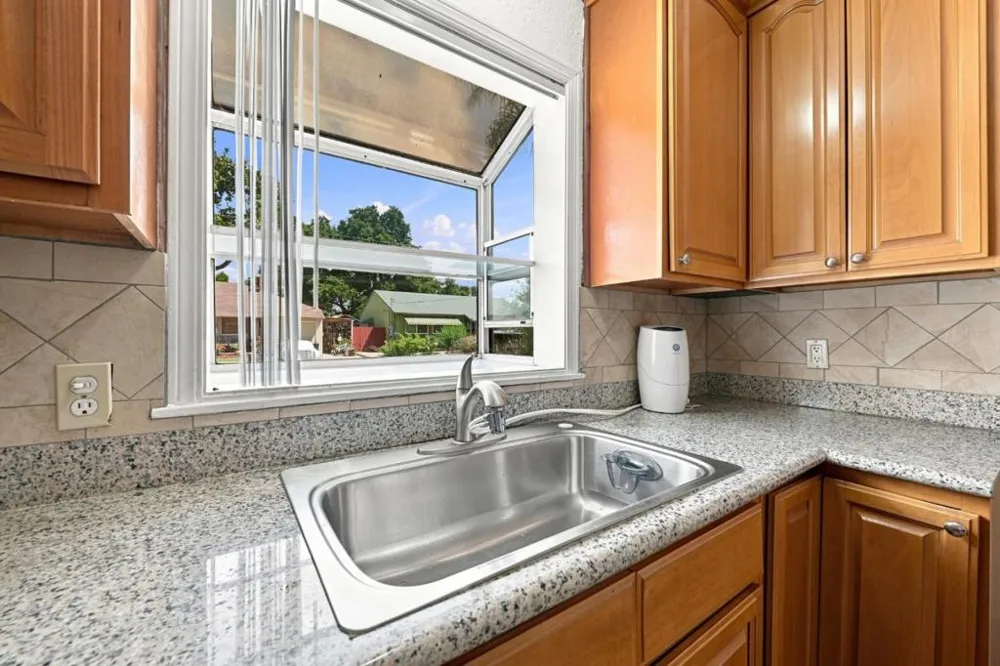 21471 Burr Way Hayward, CA 94541