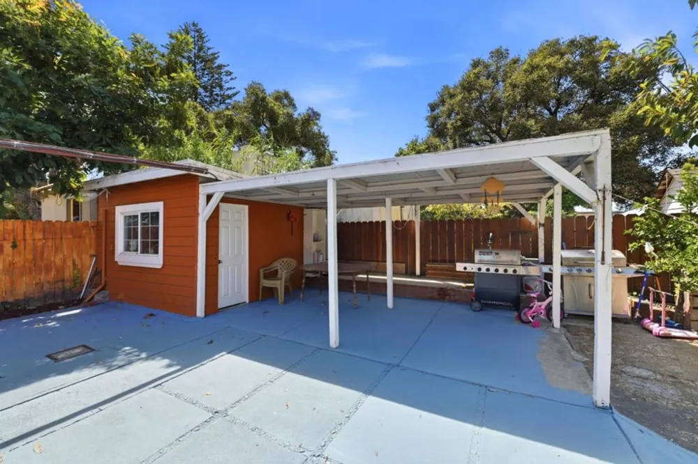 21471 Burr Way Hayward, CA 94541