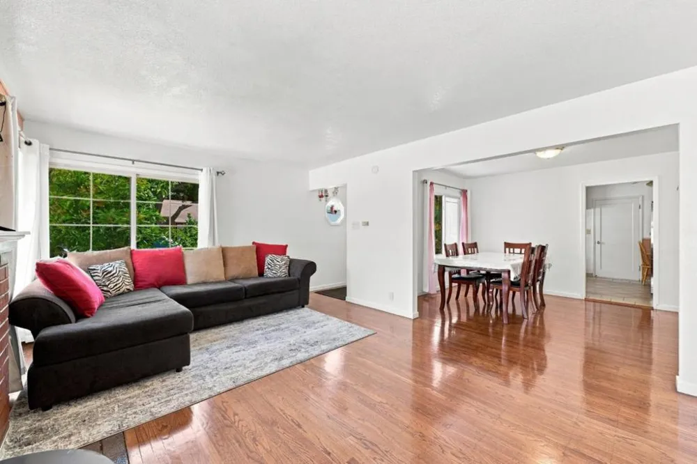 21471 Burr Way Hayward, CA 94541