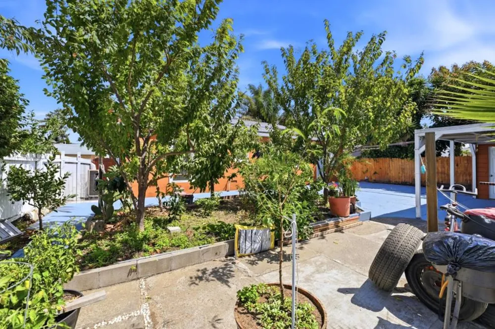 21471 Burr Way Hayward, CA 94541