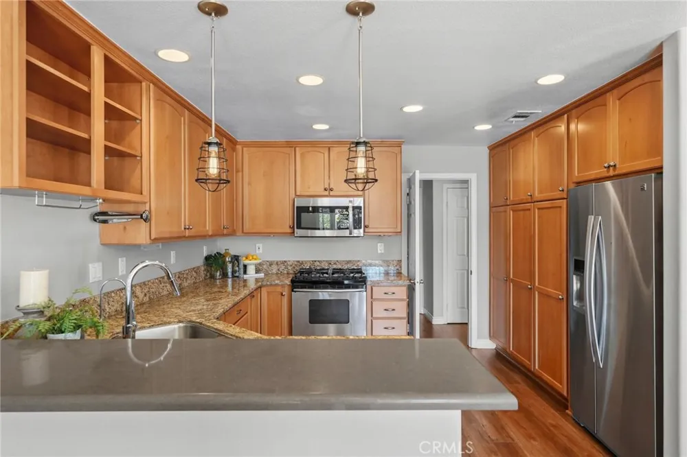 24406 Hampton Drive #B Valencia, CA 91355