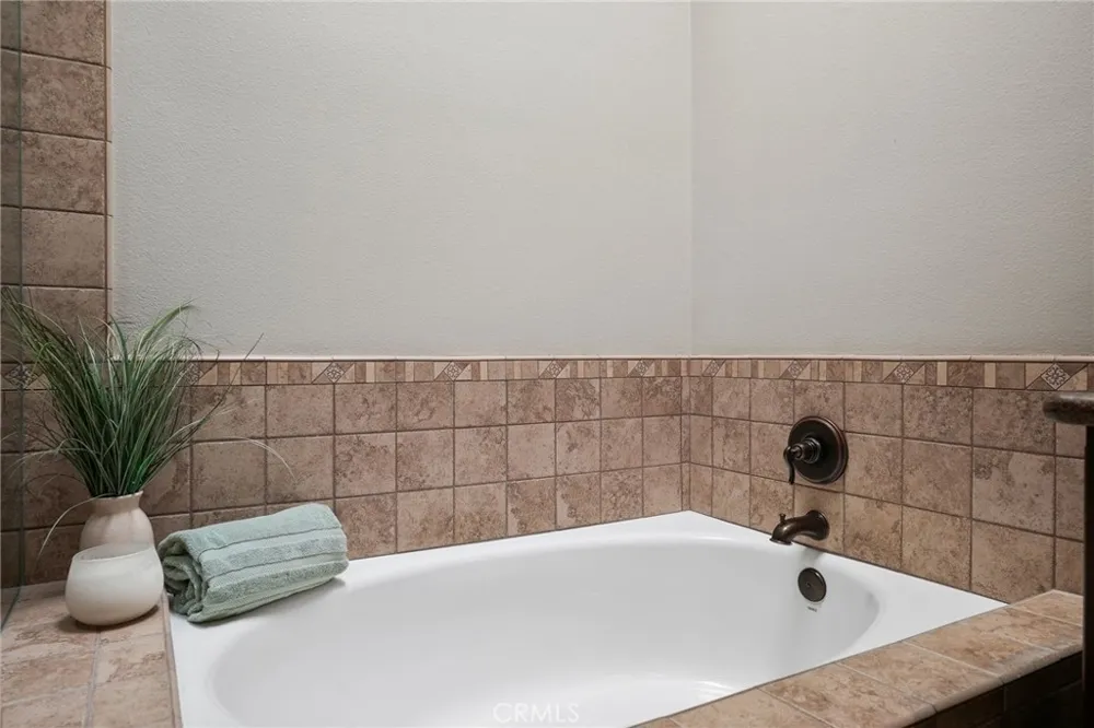 24406 Hampton Drive #B Valencia, CA 91355