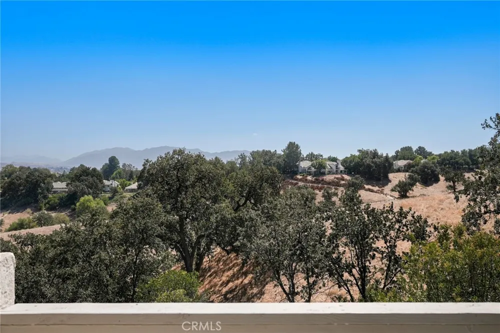 24406 Hampton Drive #B Valencia, CA 91355