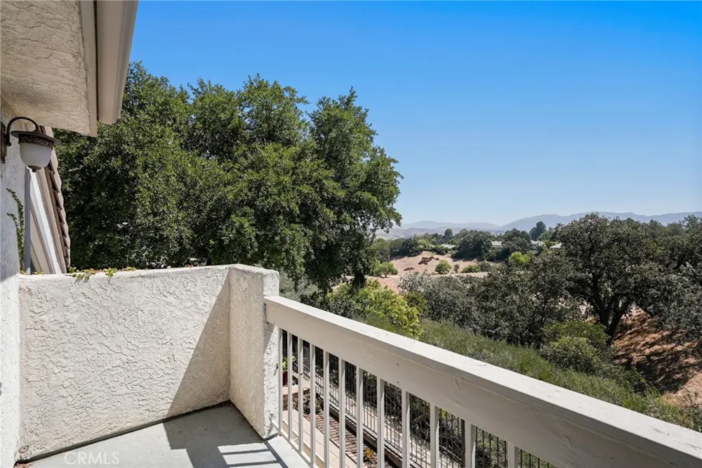 24406 Hampton Drive #B Valencia, CA 91355