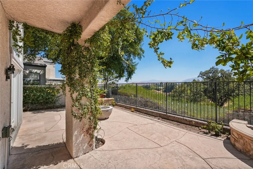 24406 Hampton Drive #B Valencia, CA 91355