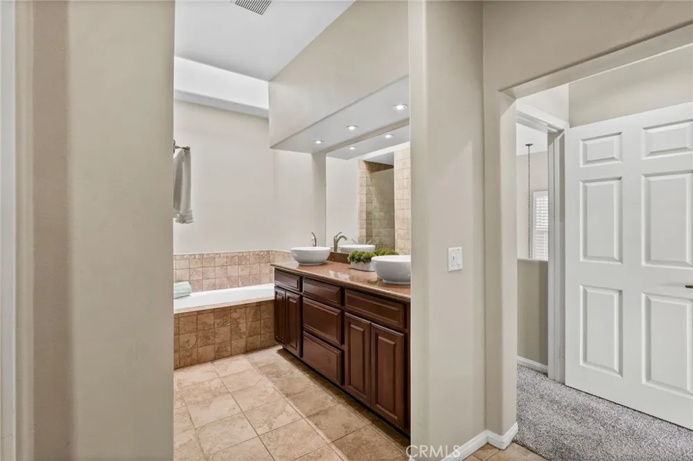 24406 Hampton Drive #B Valencia, CA 91355