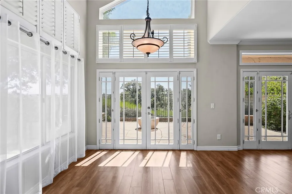 24406 Hampton Drive #B Valencia, CA 91355
