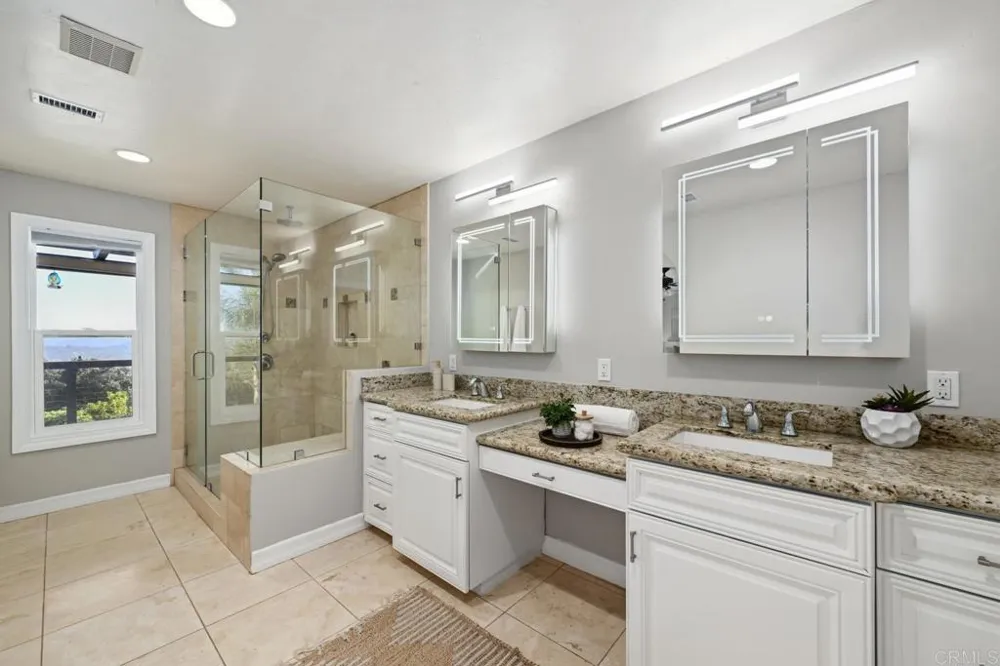 1118 Orangewood Drive Escondido, CA 92025