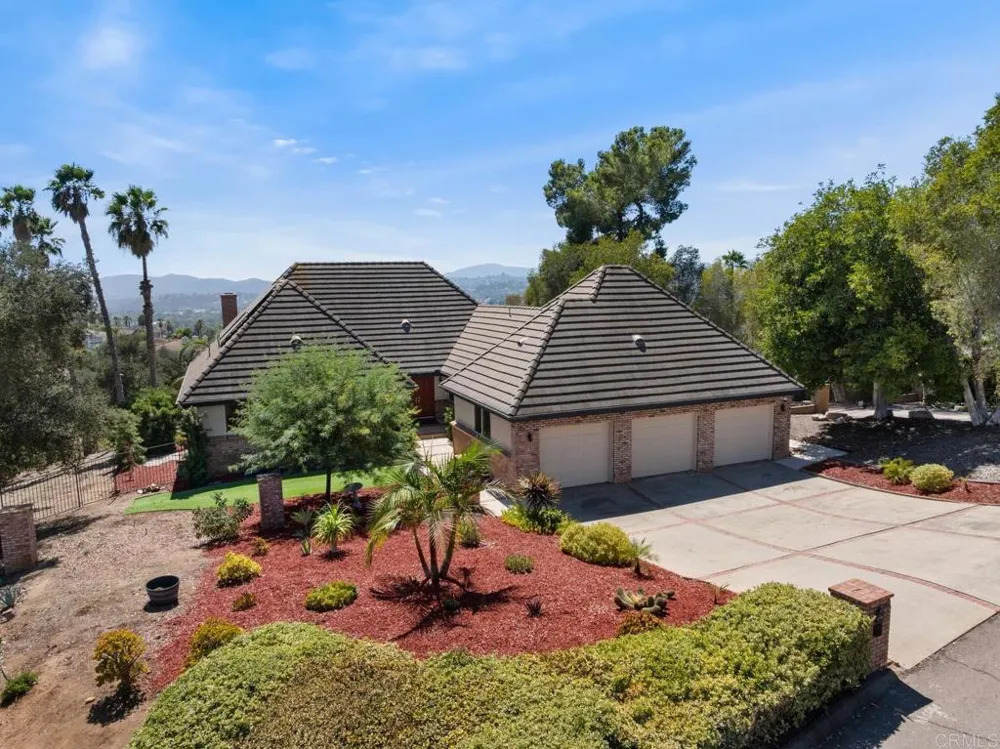 1118 Orangewood Drive Escondido, CA 92025