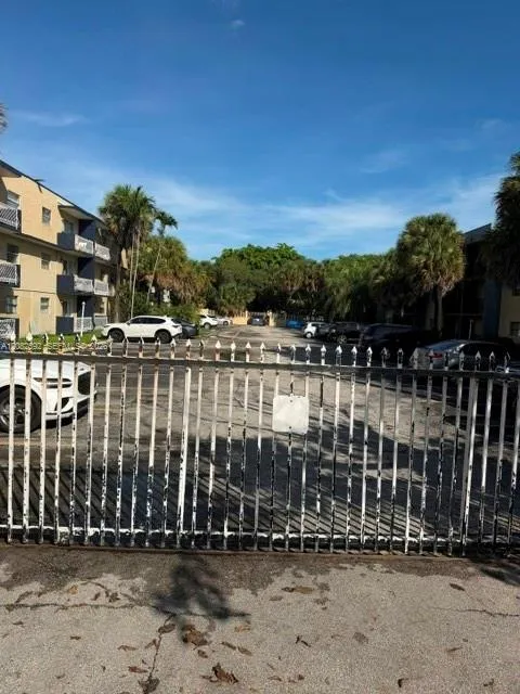 4301 NW South Tamiami Canal Dr #3-302 Miami, FL 33126
