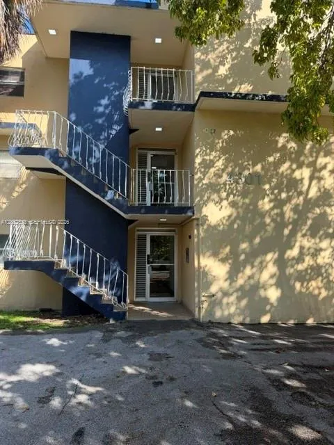 4301 NW South Tamiami Canal Dr #3-302 Miami, FL 33126