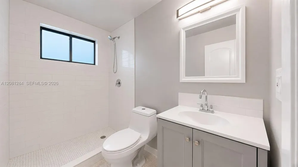 101 W 11th St #5 Hialeah, FL 33010