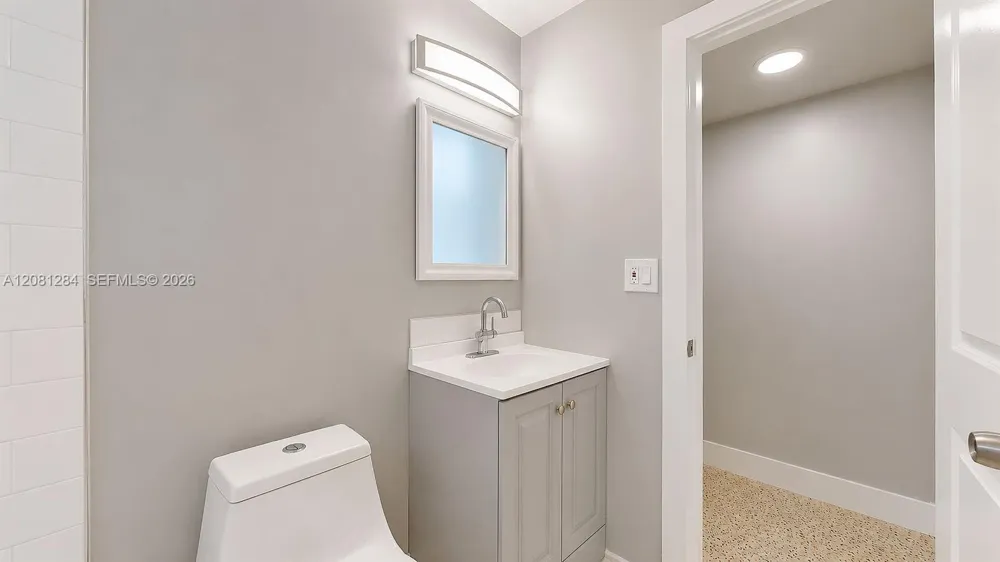 101 W 11th St #5 Hialeah, FL 33010