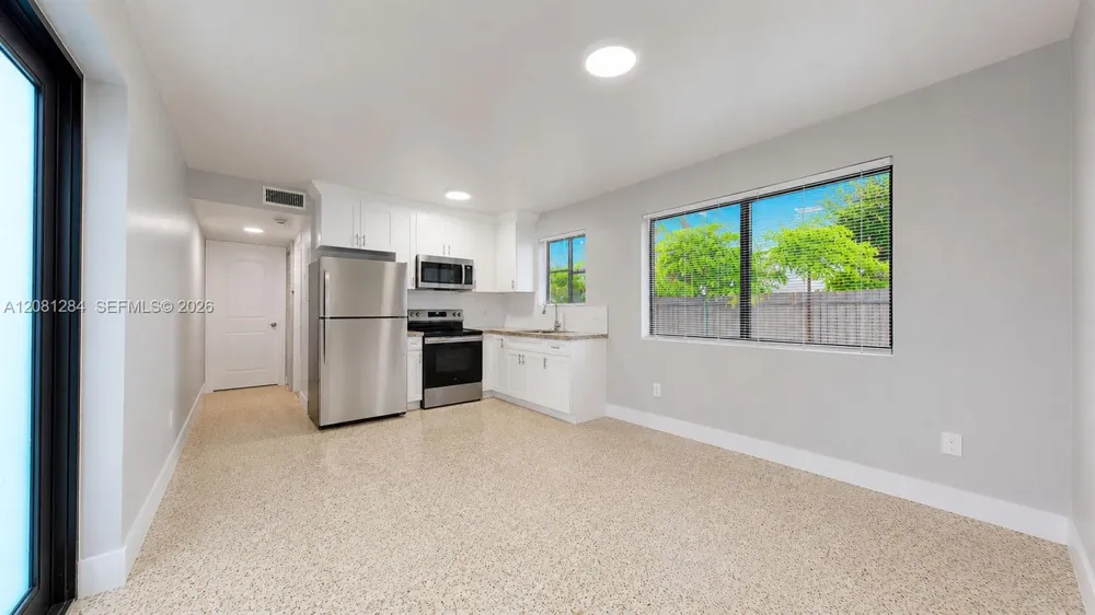 101 W 11th St #5 Hialeah, FL 33010