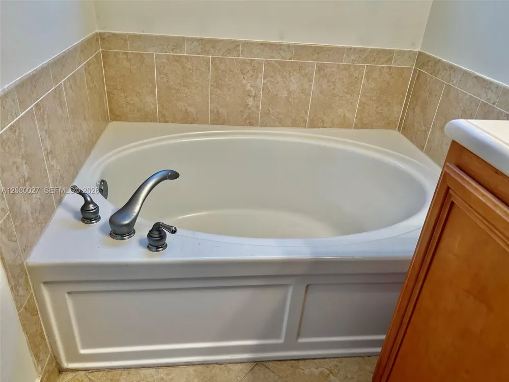 123 E Royal Palm Cir #105 Jupiter, FL 33458