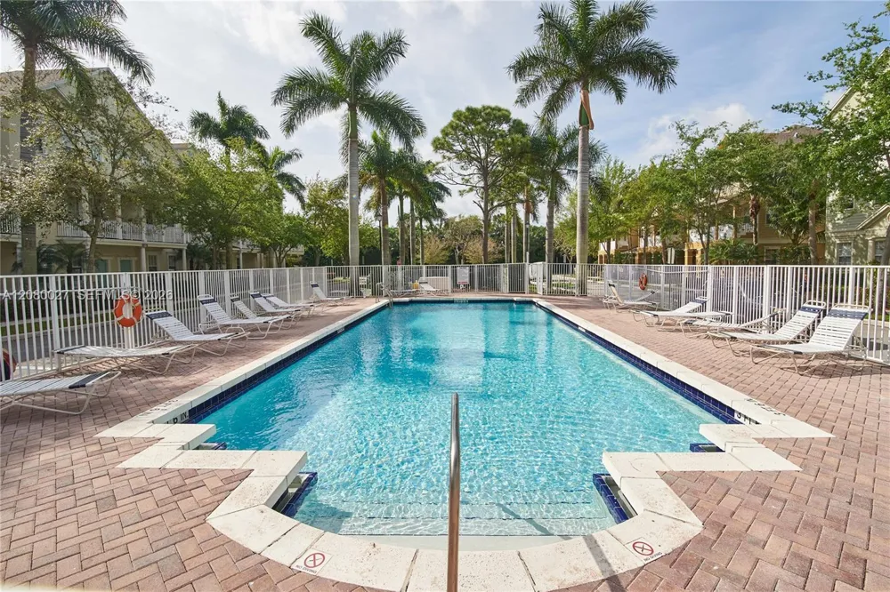 123 E Royal Palm Cir #105 Jupiter, FL 33458