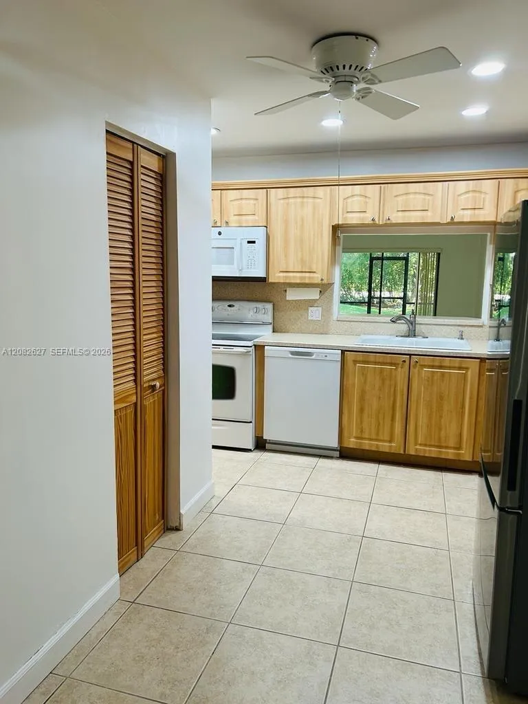 611 Racquet Club Rd #1 Weston, FL 33326