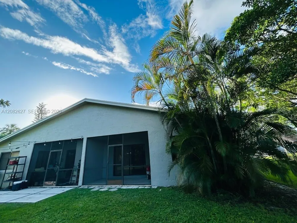611 Racquet Club Rd #1 Weston, FL 33326