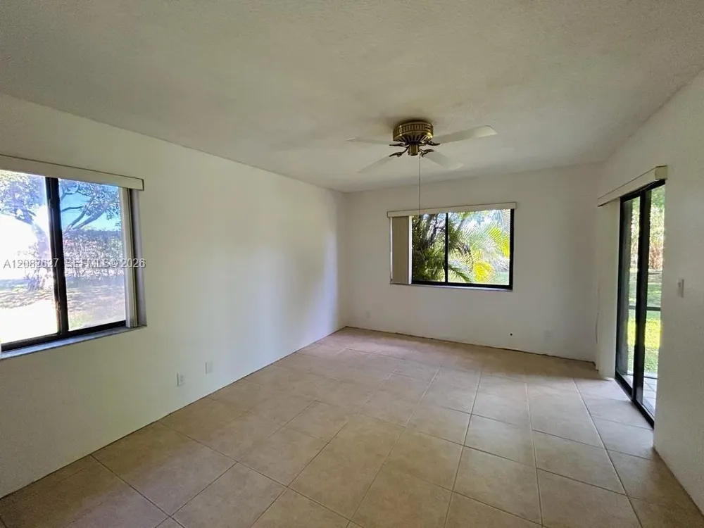 611 Racquet Club Rd #1 Weston, FL 33326