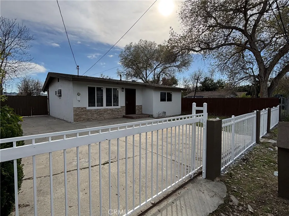 885 San Jacinto San Bernardino, CA 92408