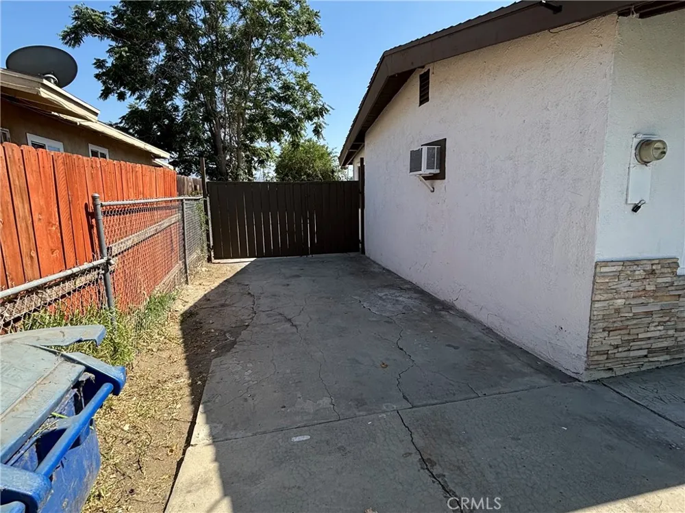 885 San Jacinto San Bernardino, CA 92408