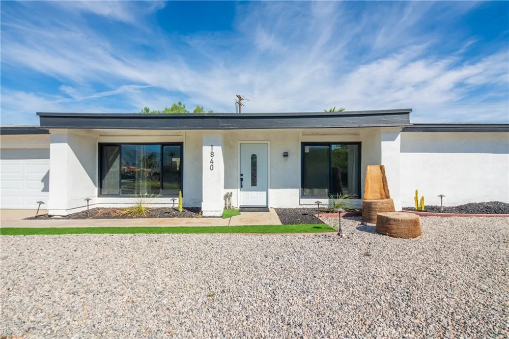 1840 E Joyce Palm Springs, CA 92262