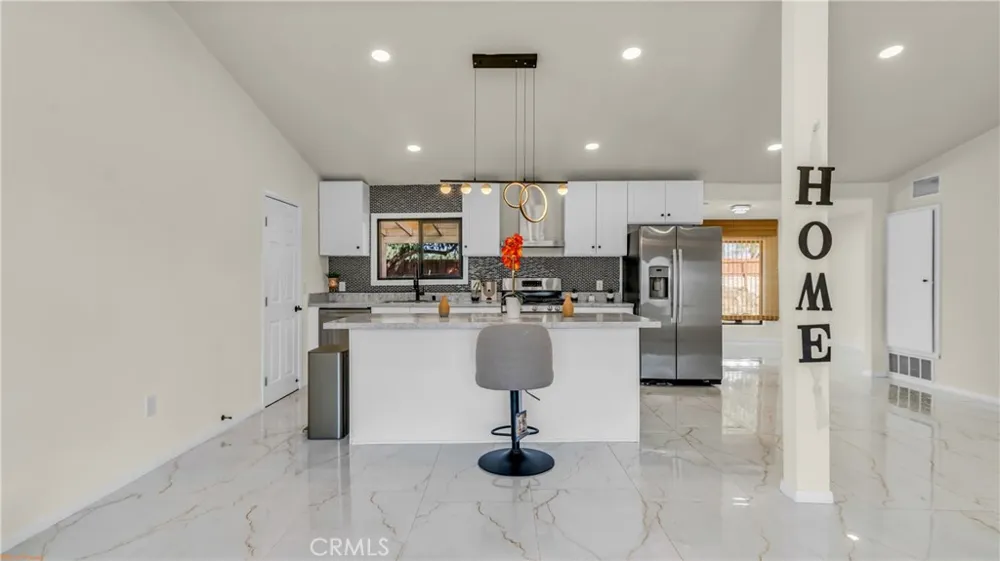 1840 E Joyce Palm Springs, CA 92262
