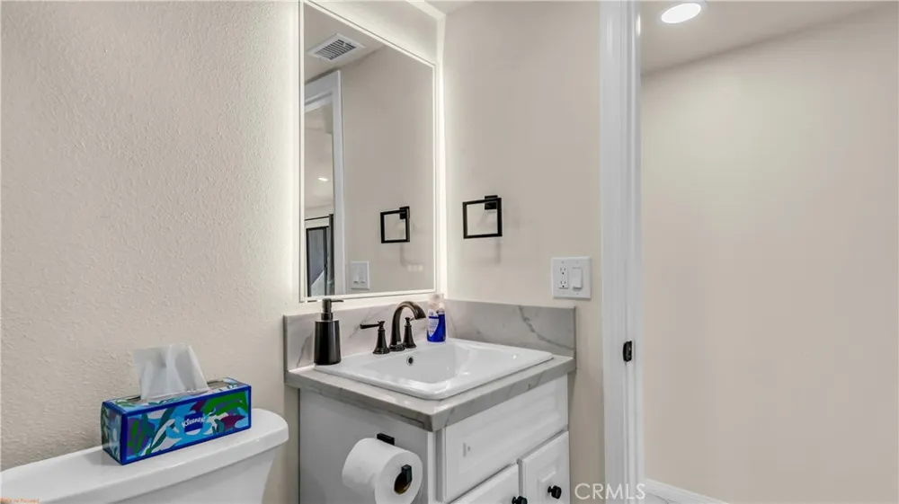 1840 E Joyce Palm Springs, CA 92262