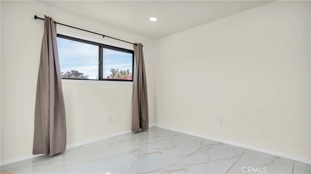 1840 E Joyce Palm Springs, CA 92262