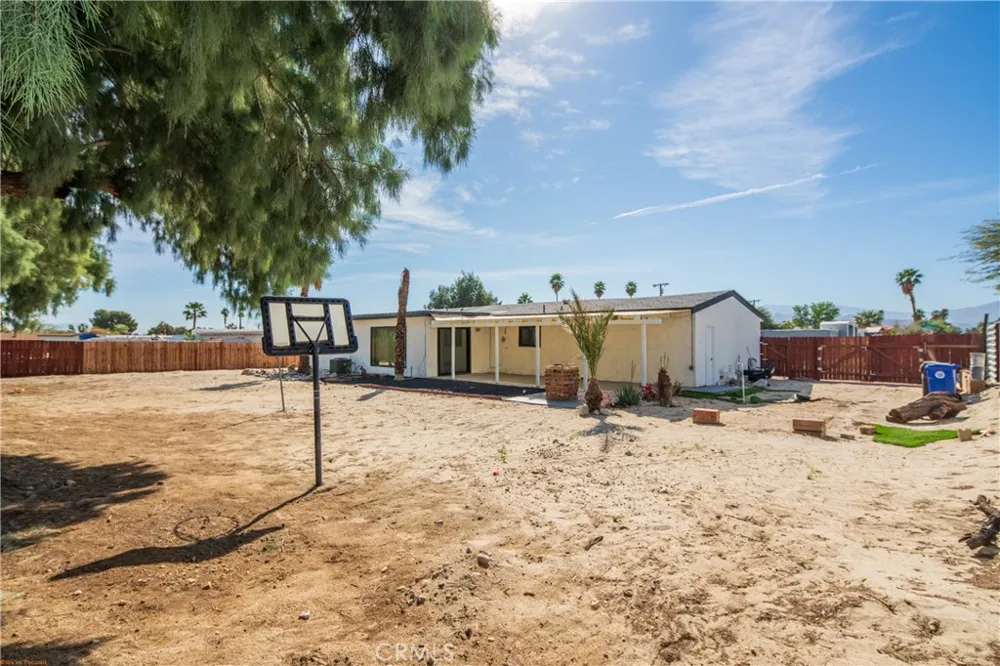 1840 E Joyce Palm Springs, CA 92262