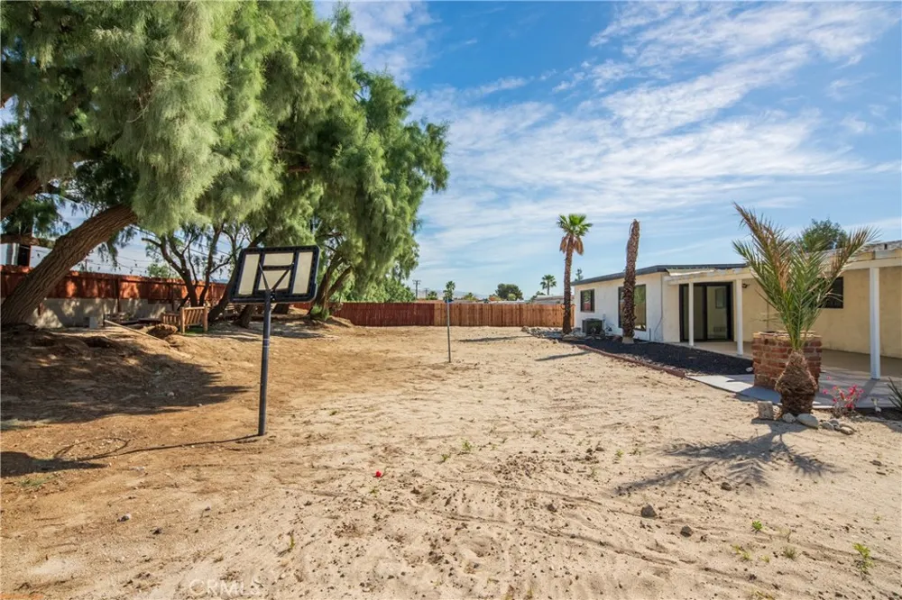 1840 E Joyce Palm Springs, CA 92262