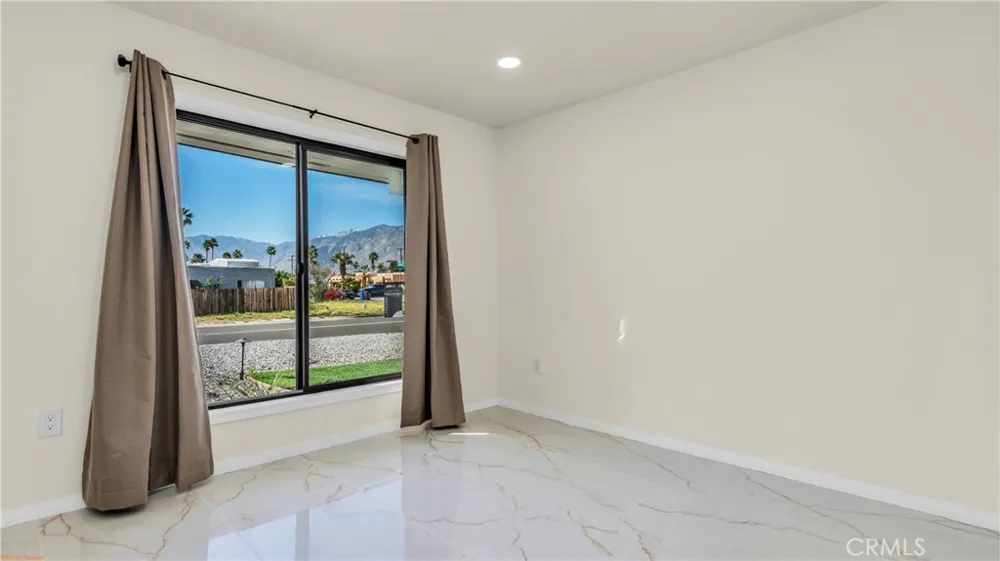 1840 E Joyce Palm Springs, CA 92262