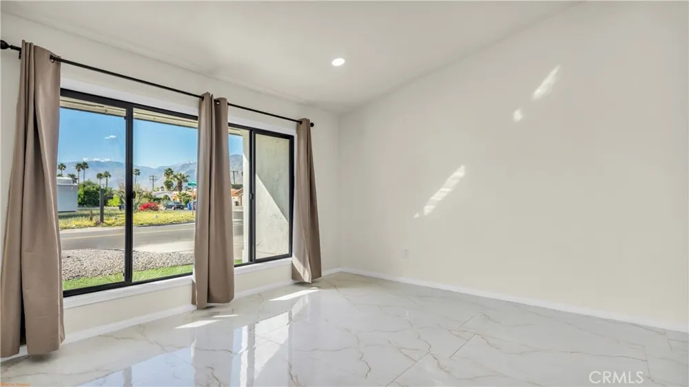 1840 E Joyce Palm Springs, CA 92262
