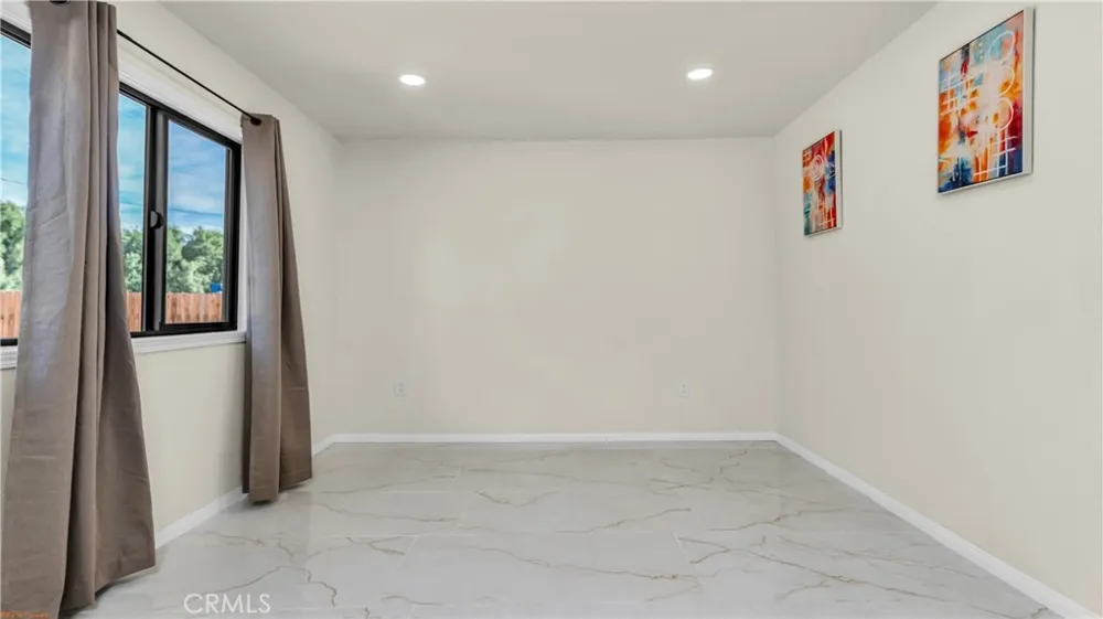 1840 E Joyce Palm Springs, CA 92262