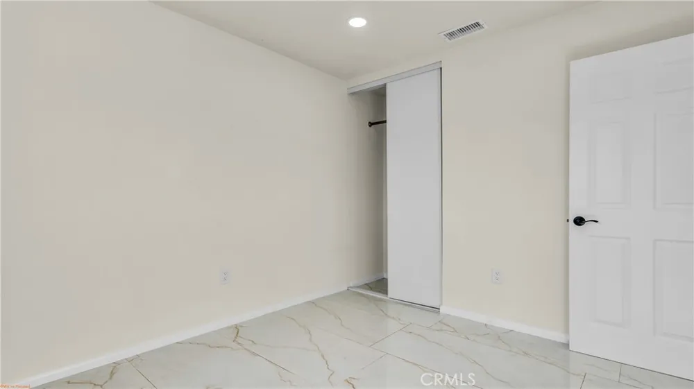 1840 E Joyce Palm Springs, CA 92262